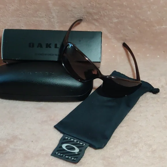 COHORT/ Oakley  sunglasses &casses Amazon.com: Oakley OO9301 Cohort Sunglasses + Vision Group  main image 3